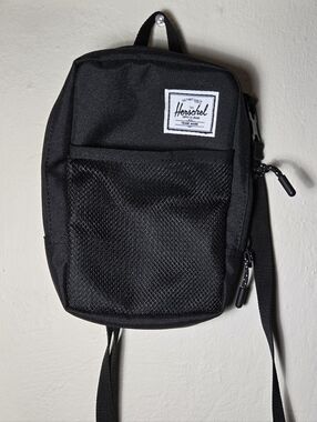 Herschel Black Crossbody Bag - Urban Minimalist